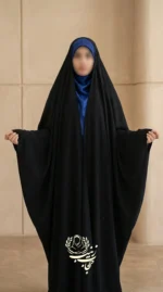 جزئیات نگین دوزی طرح بارانی روی آستین چادر عبایی عربی